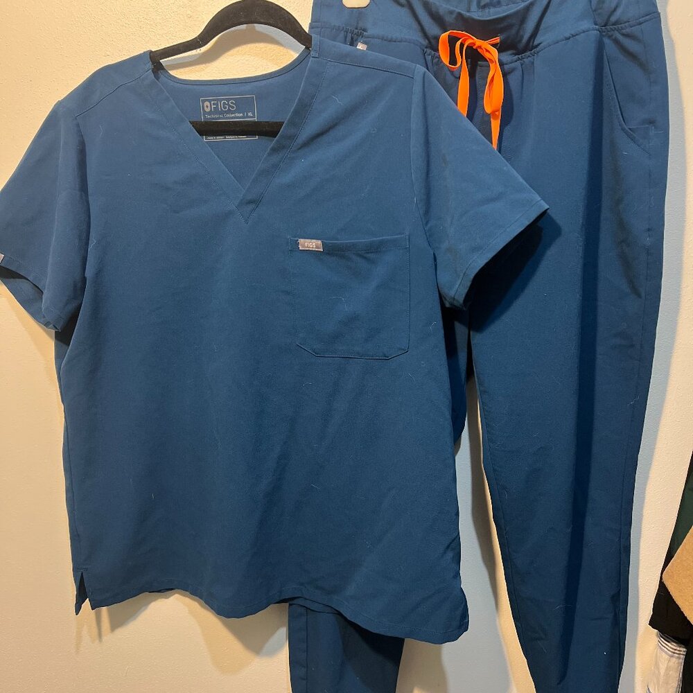 FIGS ZAMORA JOGGERS & SCRUB TOP